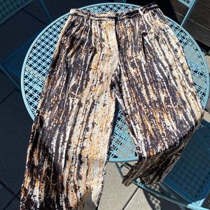 Womens Zara Printed Wide Leg Pants. Multicolored. Size XL.